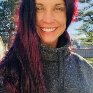 Meet your Posher, Caitlin